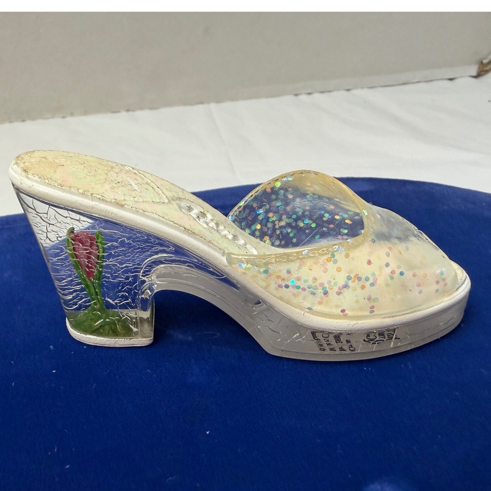 Just The Right Shoe Raine Crocus 25081 Miniature Figurine 1999 Willitts Designs